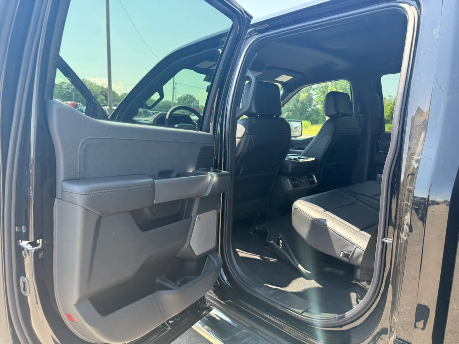 New 2025 Ford F150 Lariat w/ Equipment Group 501A Mid image 22