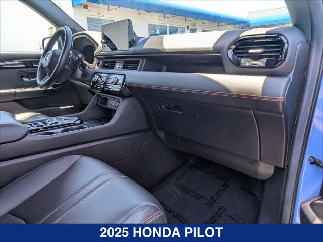 Used 2025 Honda Pilot TrailSport image 23