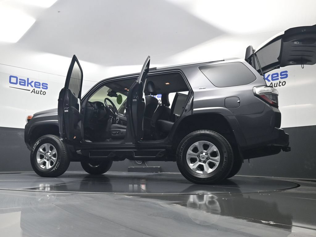 Used 2021 Toyota 4Runner SR5 Premium w/ Moonroof Package AWD/4WD image 65