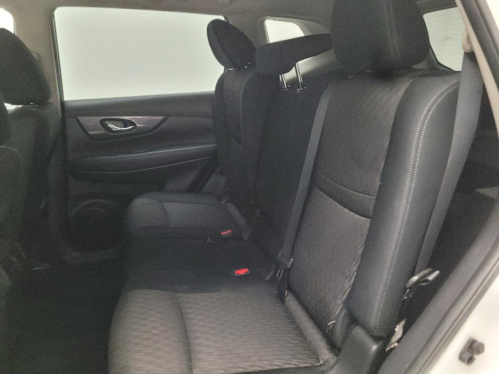 Used 2020 Nissan Rogue SV FWD image 18