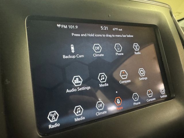 Used 2019 Jeep Cherokee Latitude Plus image 14