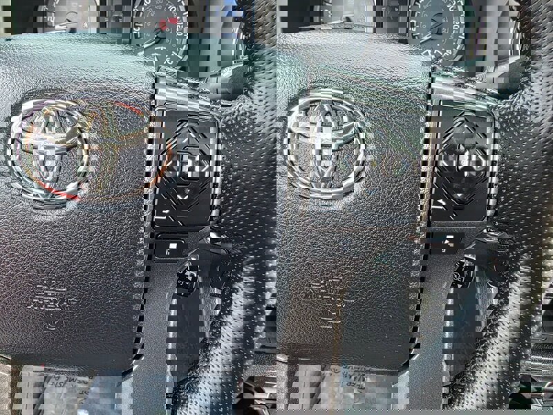 Used 2016 Toyota Tacoma TRD Off-Road w/ Premium & Technology Package AWD/4WD image 40