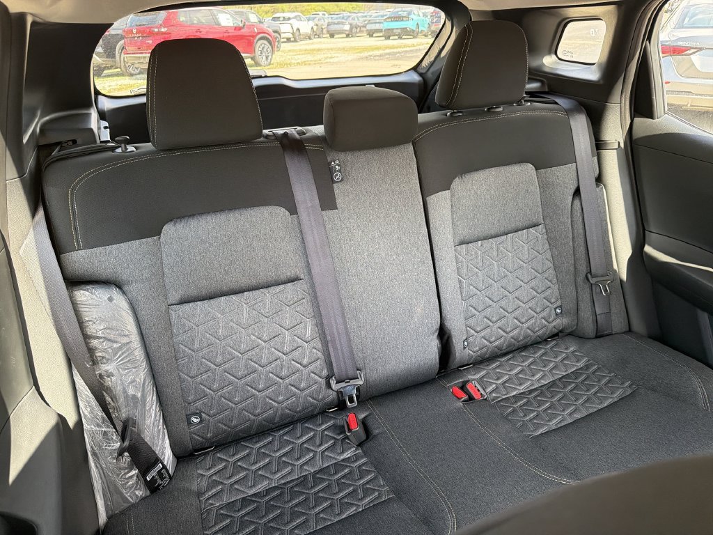 Certified 2026 Nissan Kicks SV w/ SV Premium Package AWD/4WD image 18
