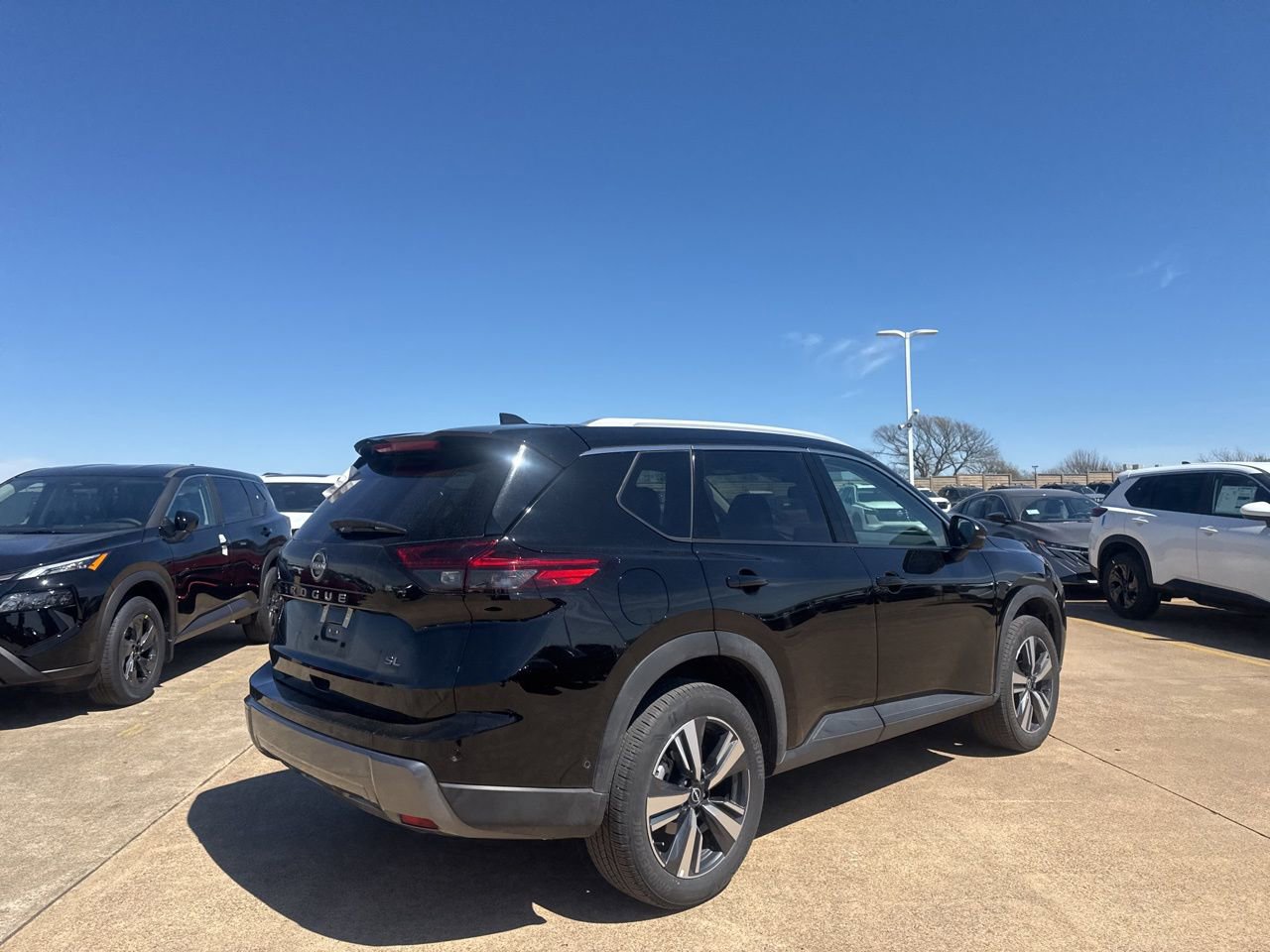 Certified 2026 Nissan Rogue SL image 17