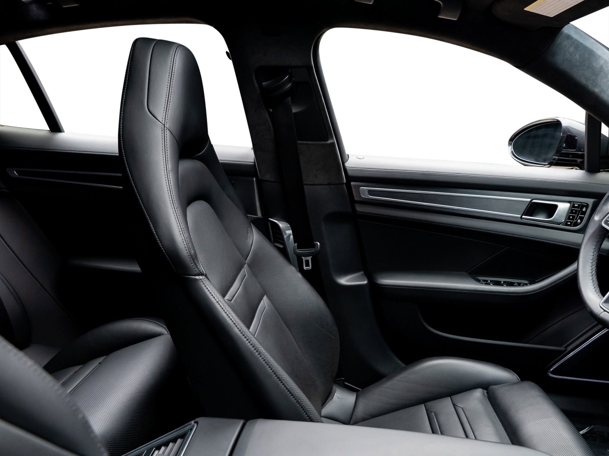 Used 2019 Porsche Panamera GTS w/ Assistance Package image 41