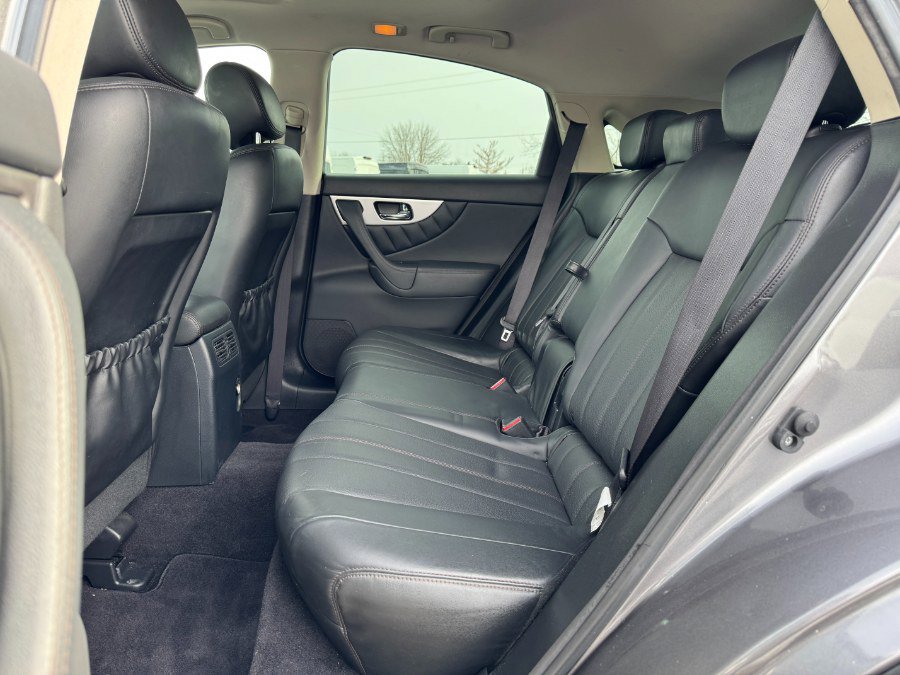 Used 2017 INFINITI QX70 AWD w/ Premium Package image 16