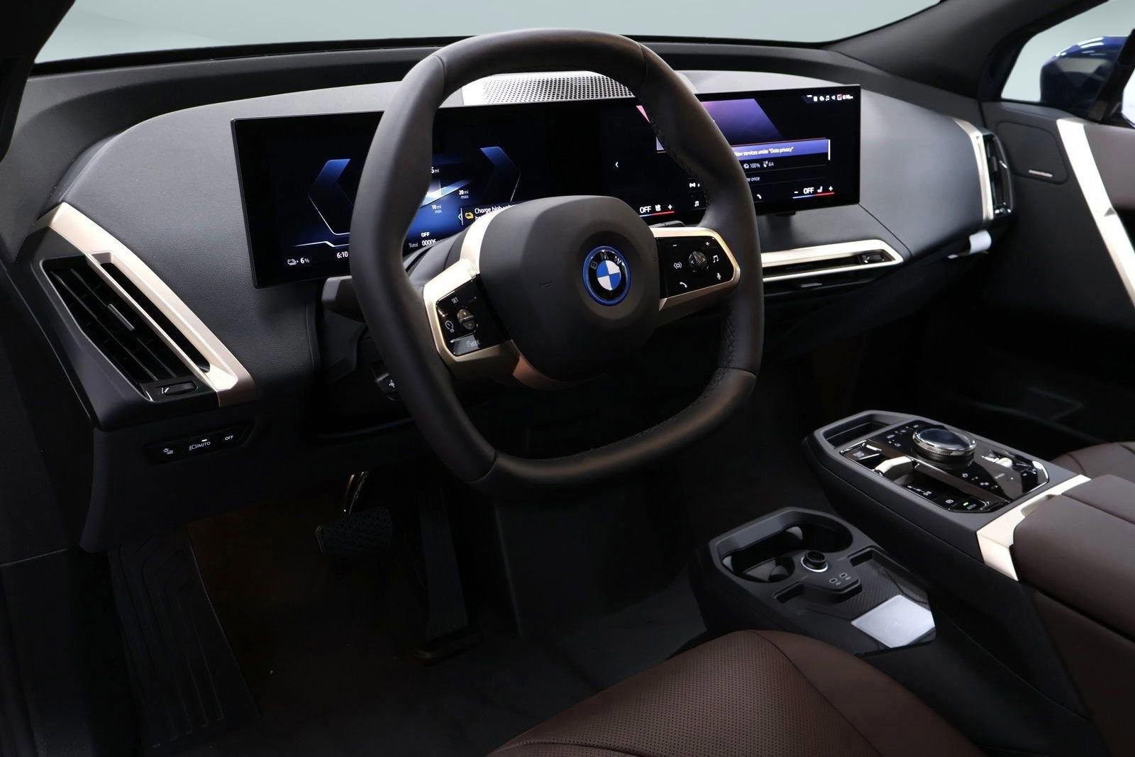 Used 2025 BMW iX xDrive50 w/ Premium Package image 2