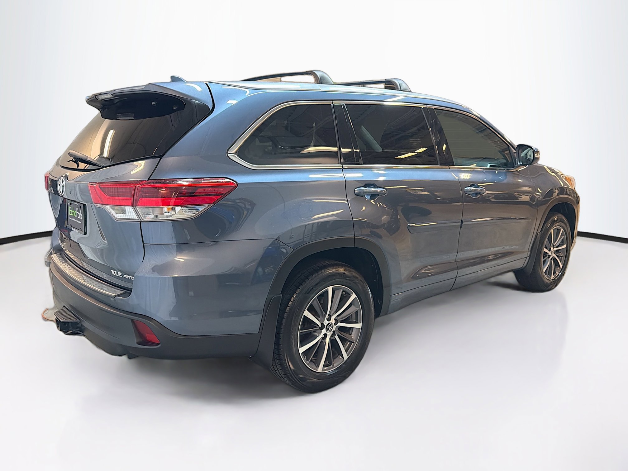 Used 2018 Toyota Highlander XLE image 9