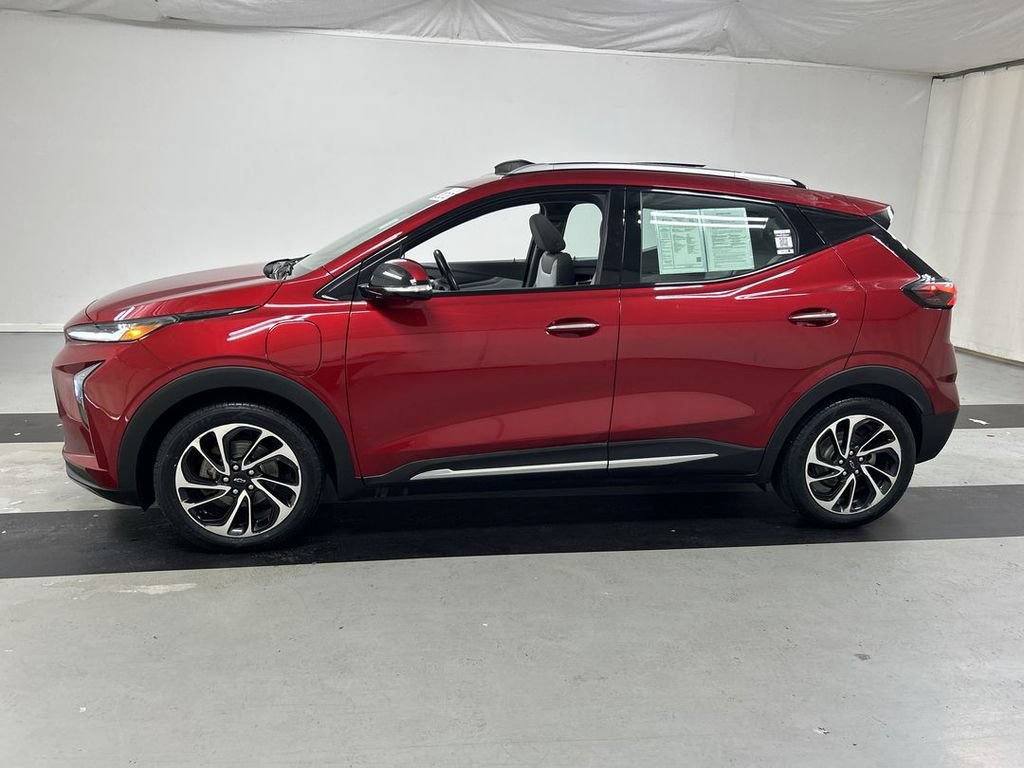 Certified 2023 Chevrolet Bolt EUV Premier w/ Sun & Sound Package FWD image 6