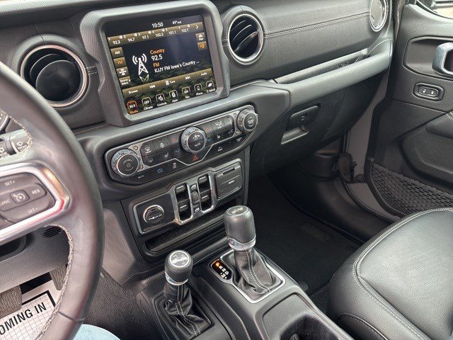 Used 2023 Jeep Wrangler Sahara w/ Cold Weather Group image 23