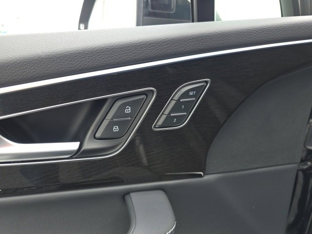 Used 2025 Audi Q7 3.0T Premium Plus w/ Premium Plus Package image 12