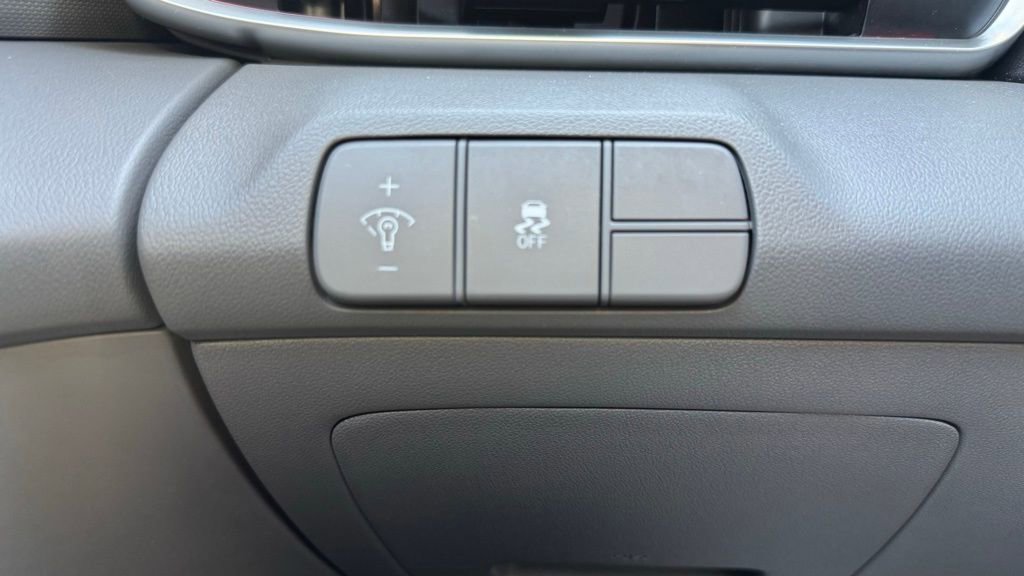 Used 2024 Hyundai Elantra SEL image 15