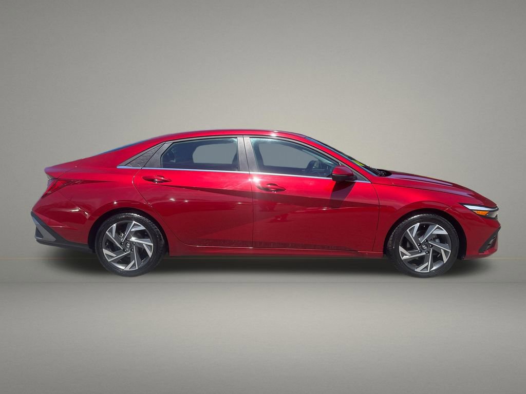 Used 2024 Hyundai Elantra Limited FWD image 6