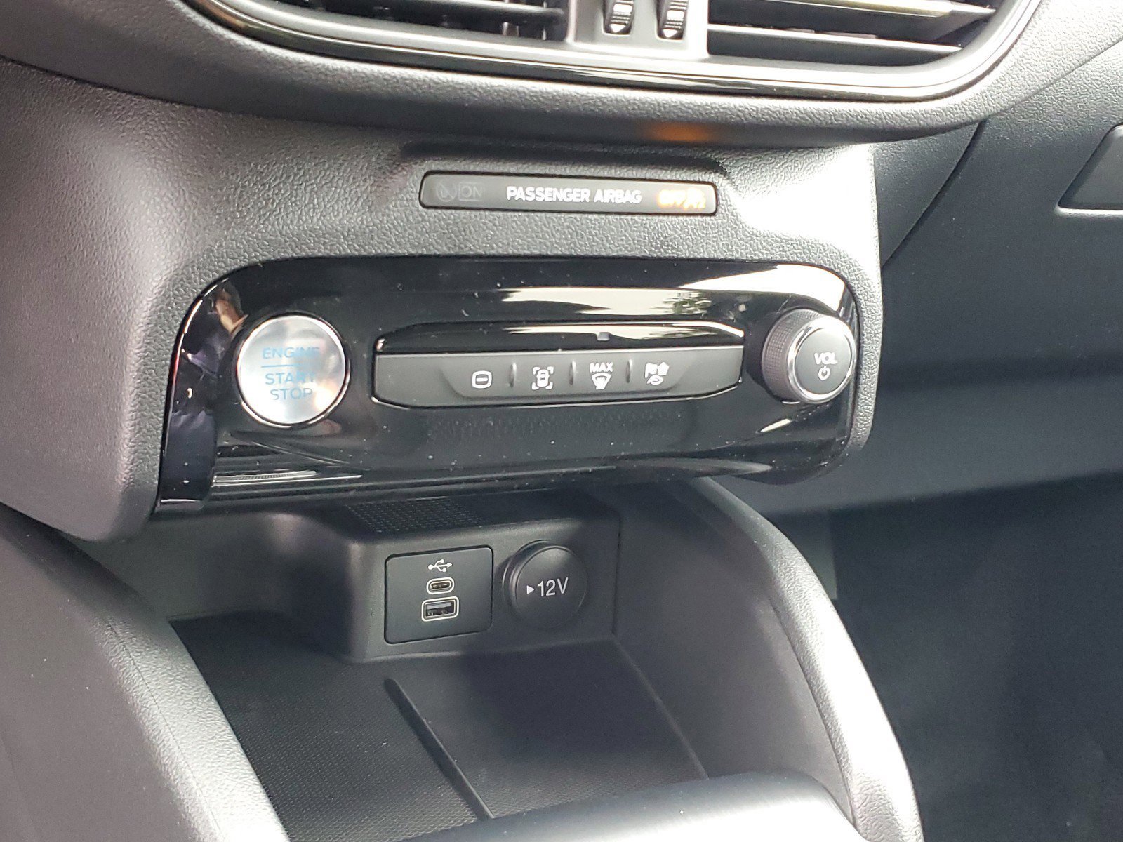 New 2025 Ford Escape ST-Line w/ Equipment Group 301A image 18
