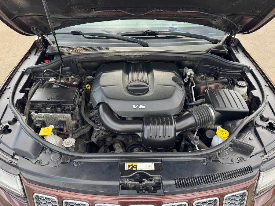 Used 2014 Jeep Grand Cherokee Summit AWD/4WD image 25