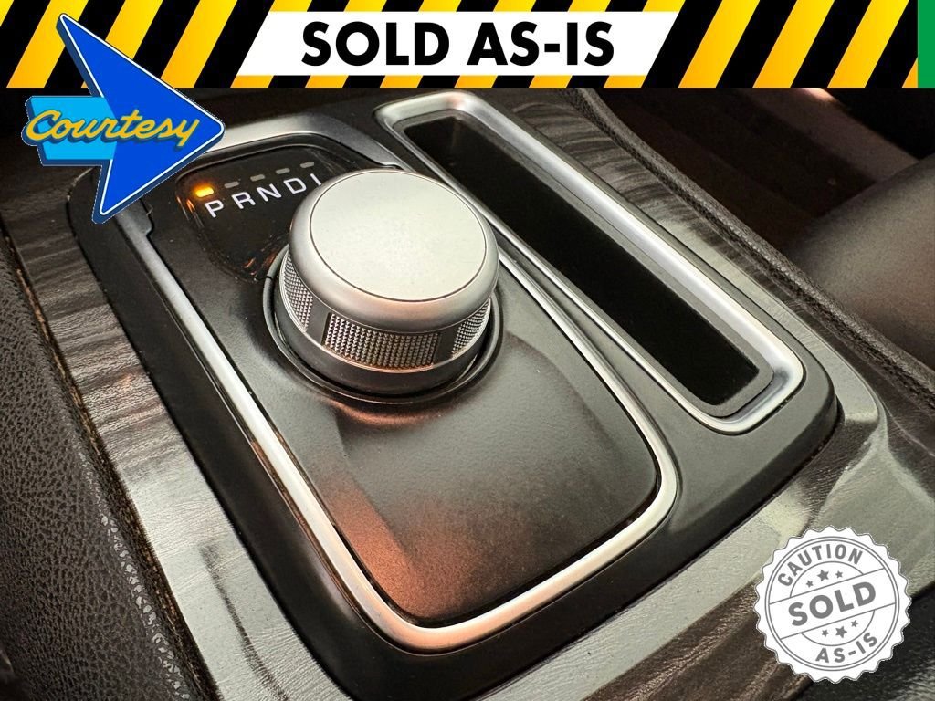 Used 2019 Chrysler 300 Touring w/ Chrome Appearance Package RWD image 33