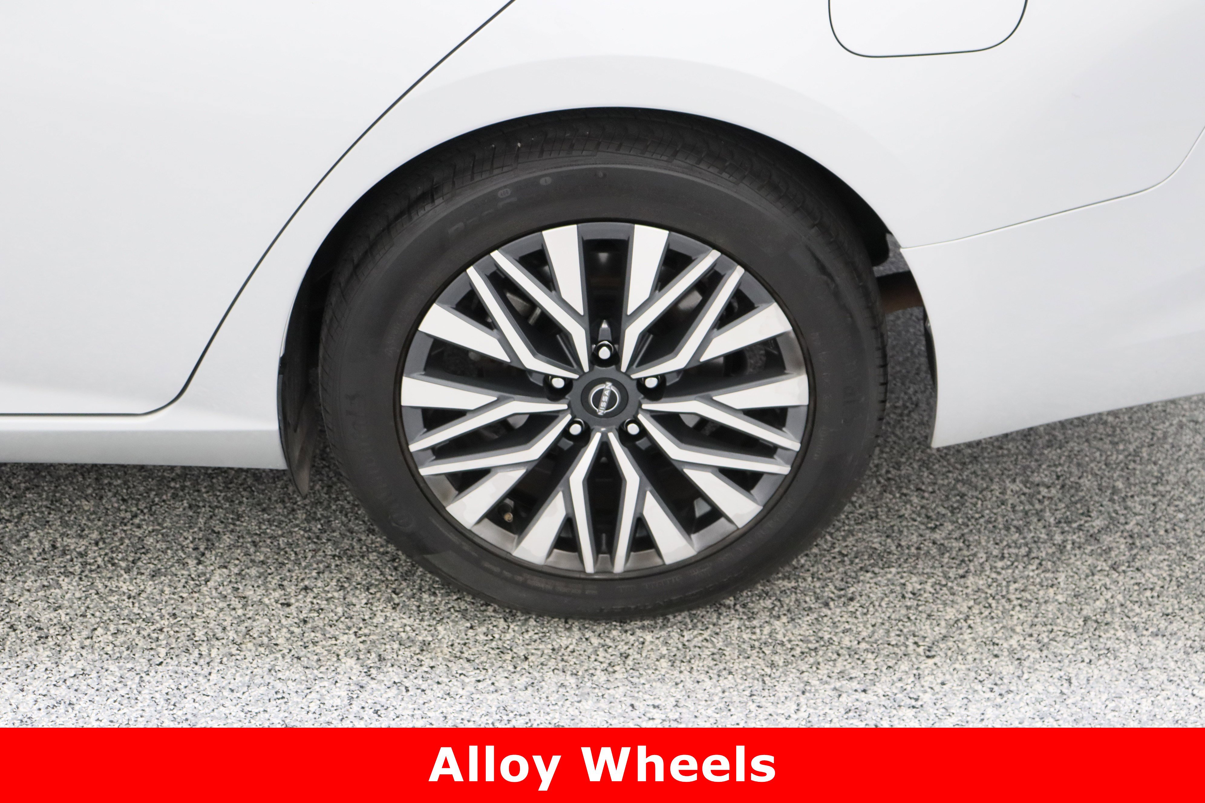 Used 2024 Nissan Altima 2.5 SV image 10