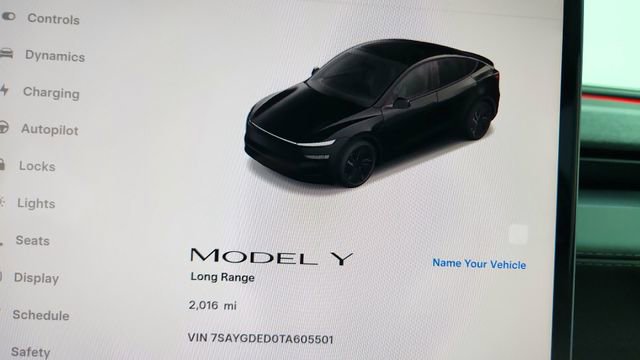 Used 2026 Tesla Model Y Long Range image 36
