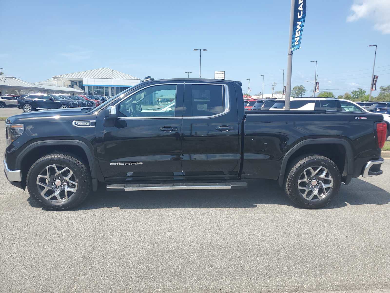 New 2026 GMC Sierra 1500 SLE w/ X31 Off-Road Package image 2