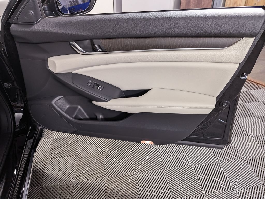 Used 2018 Honda Accord EX-L image 27