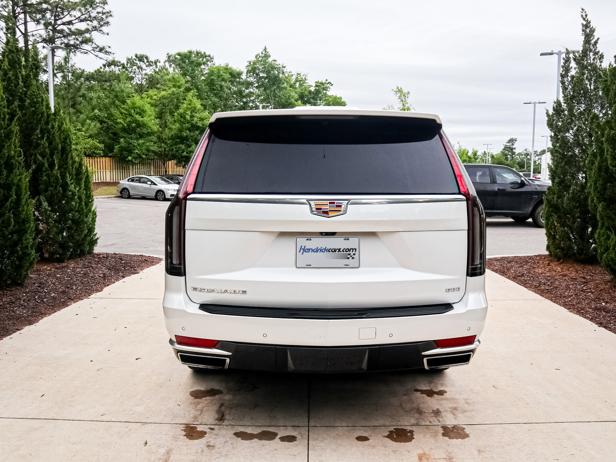 Used 2024 Cadillac Escalade Premium Luxury AWD/4WD image 10