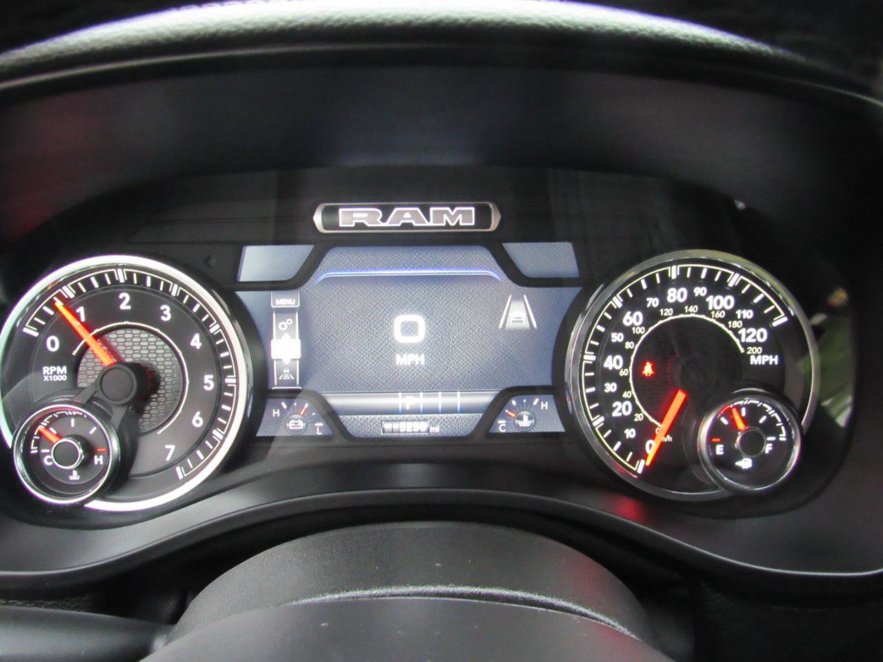 Used 2025 RAM 1500 Laramie AWD/4WD image 22