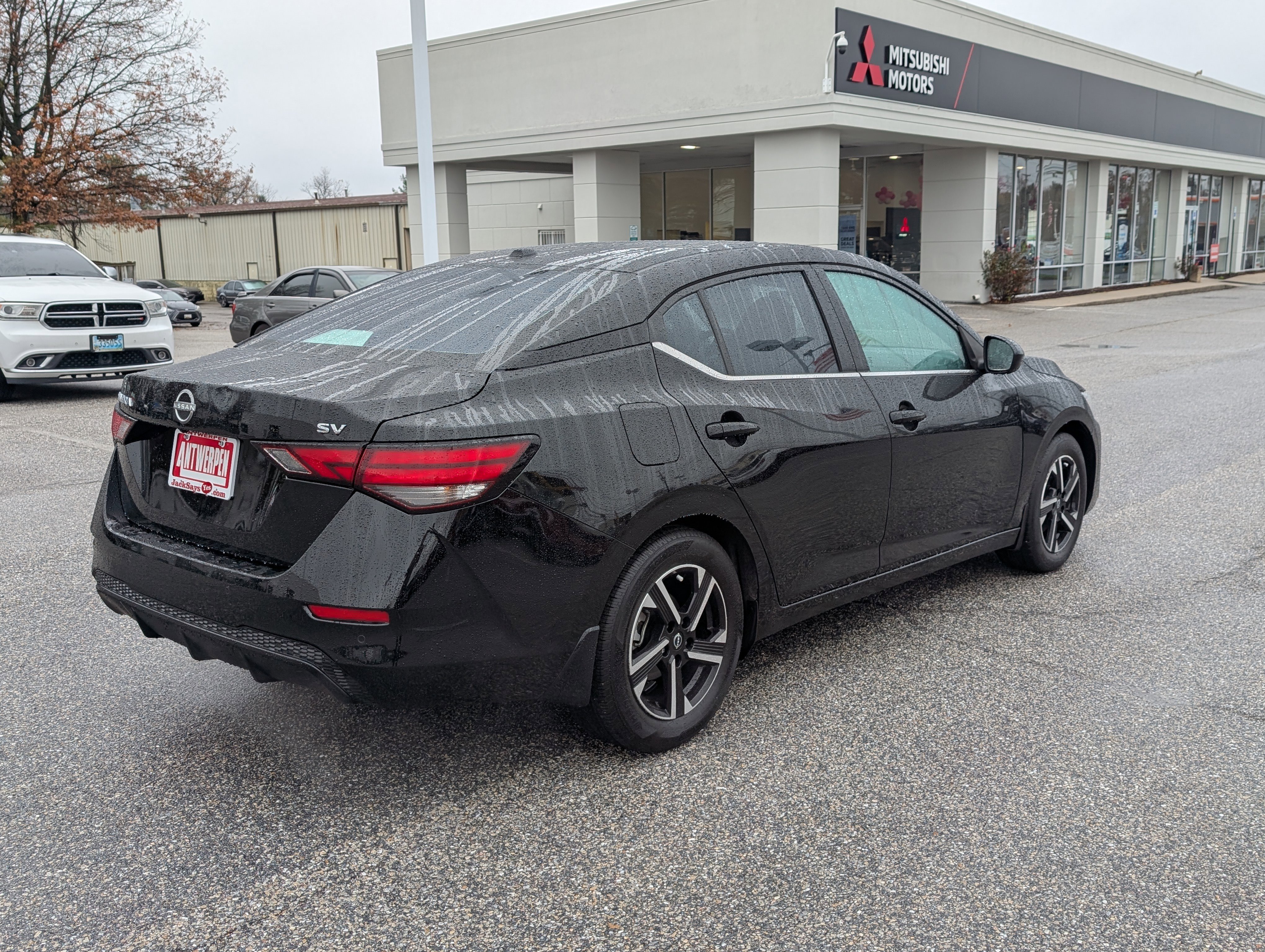 Used 2024 Nissan Sentra SV image 3
