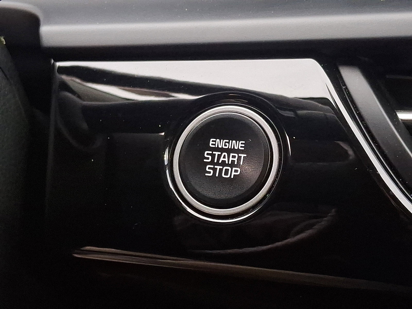 Certified 2024 Kia Seltos S image 23