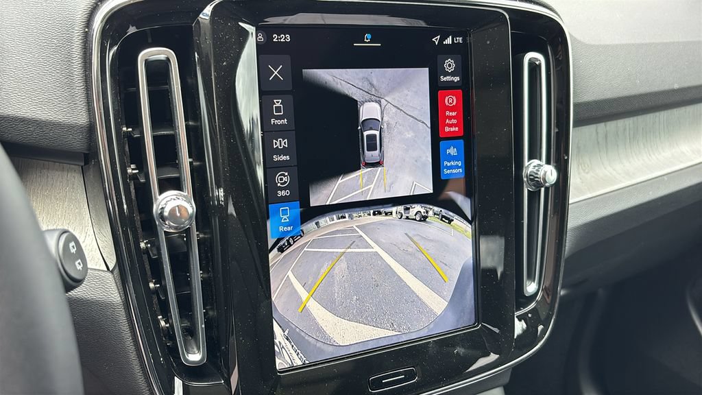 New 2026 Volvo XC40 B5 Plus w/ Protection Package Premier AWD/4WD image 19