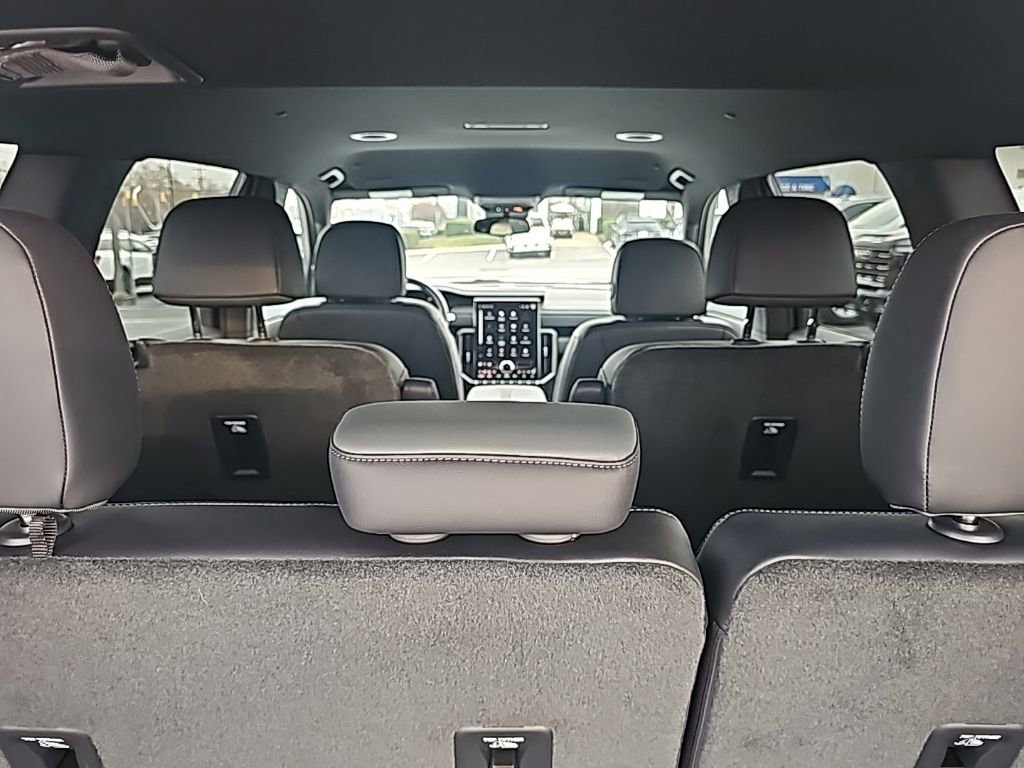 Used 2024 GMC Acadia AT4 w/ LPO, Floor Liner Package AWD/4WD image 8
