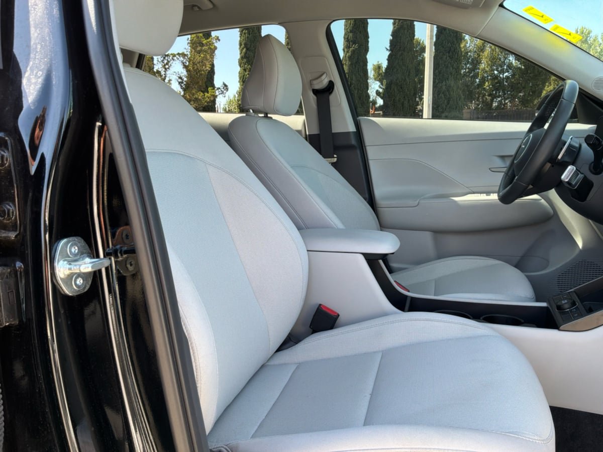 Used 2025 Hyundai Kona SEL FWD image 19