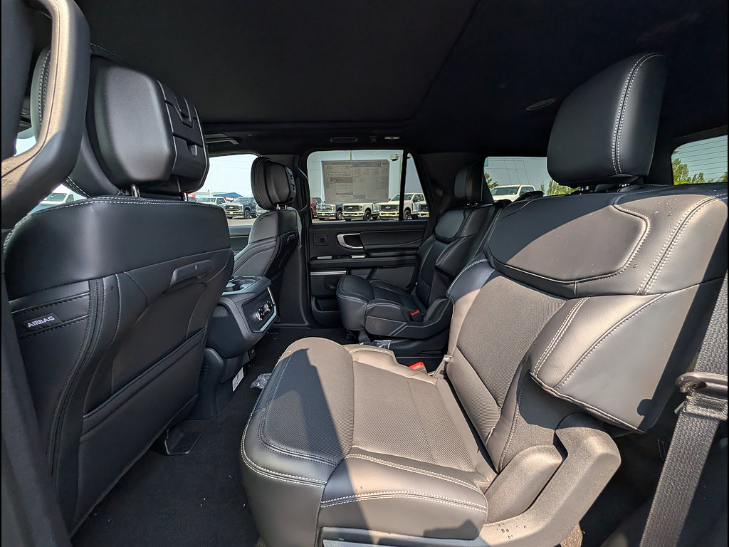 New 2027 Ford Expedition Platinum w/ Stealth Performance Package AWD/4WD image 32