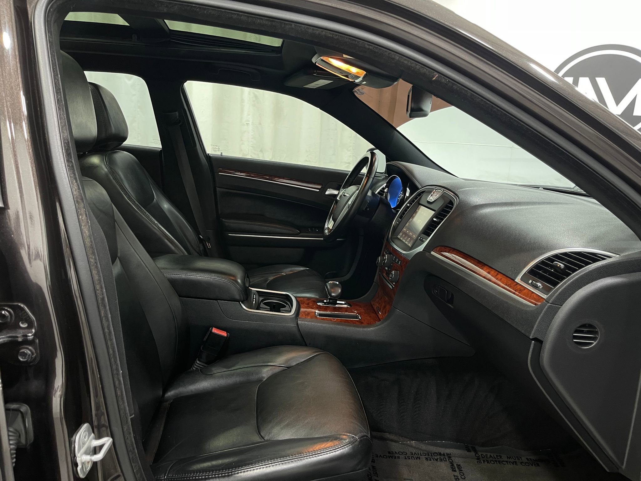 Used 2012 Chrysler 300 Limited image 29