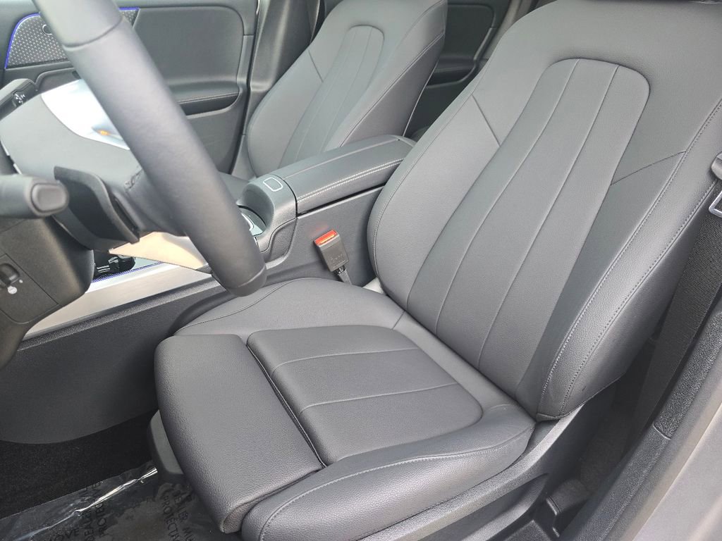 Certified 2025 Mercedes-Benz GLB 250 4MATIC image 23