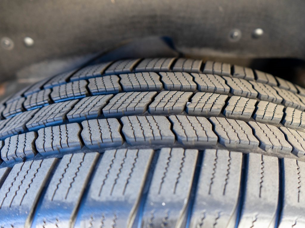 Used 2019 GMC Yukon SLT w/ HD Trailering Package image 36