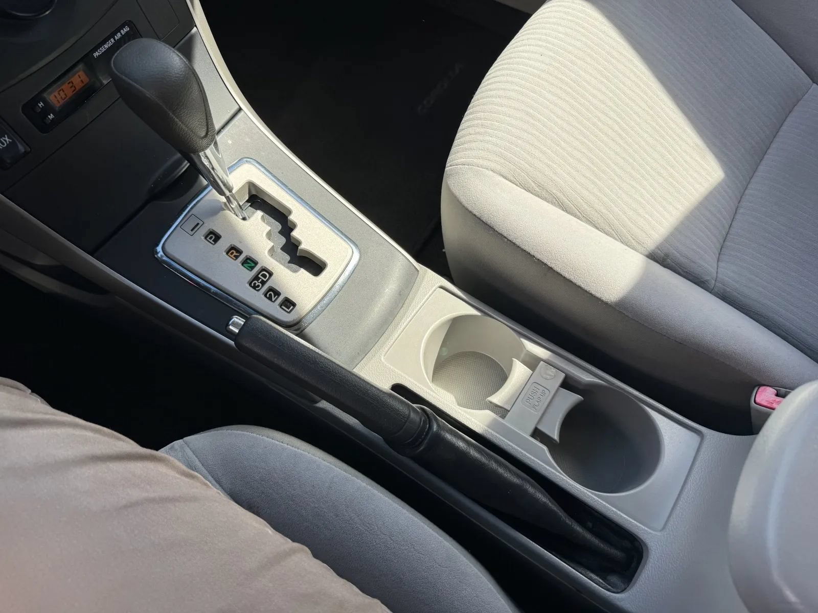 Used 2010 Toyota Corolla LE FWD image 18