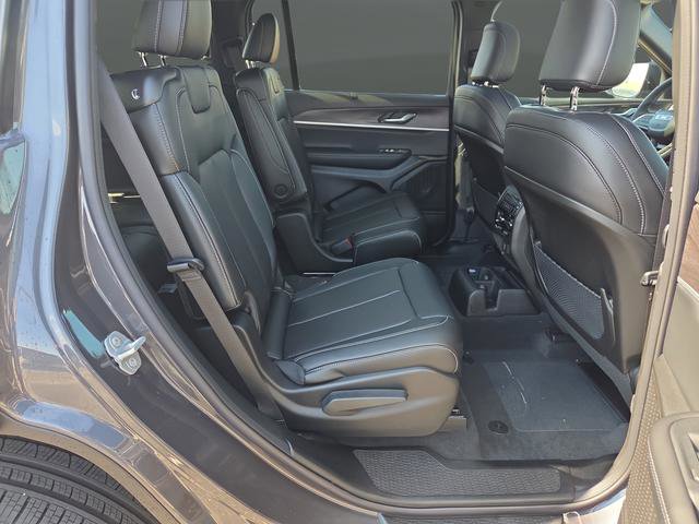 New 2025 Jeep Grand Cherokee L Limited w/ Luxury Tech Group II image 37