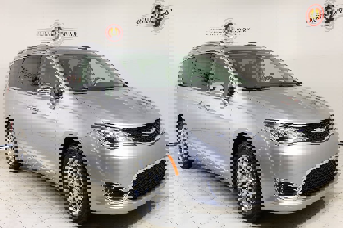 Used 2019 Chrysler Pacifica Limited image 40