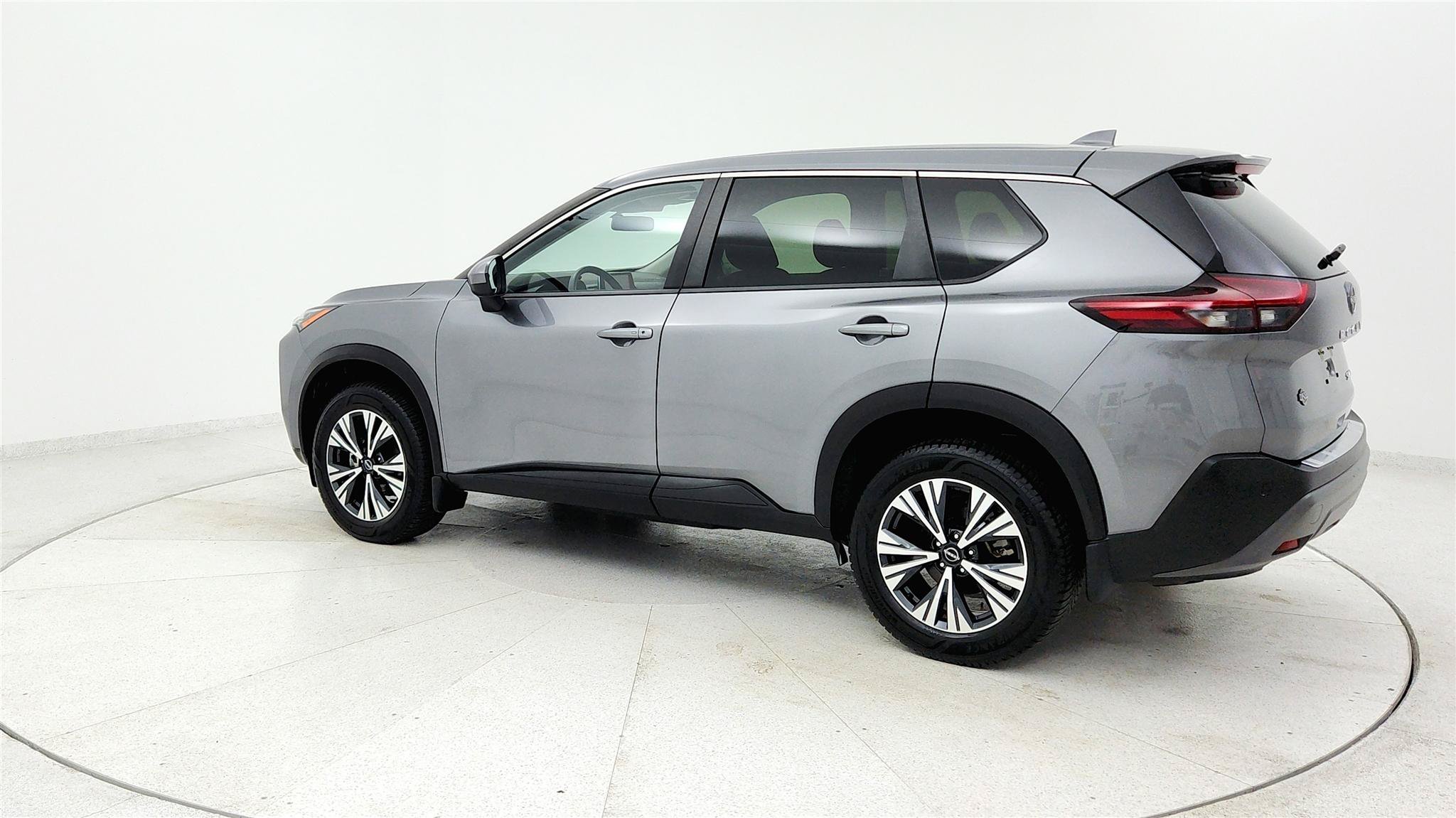 Used 2023 Nissan Rogue SV AWD/4WD image 3