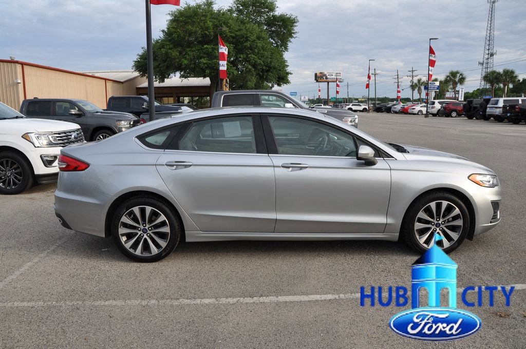 Used 2020 Ford Fusion SE AWD/4WD image 6