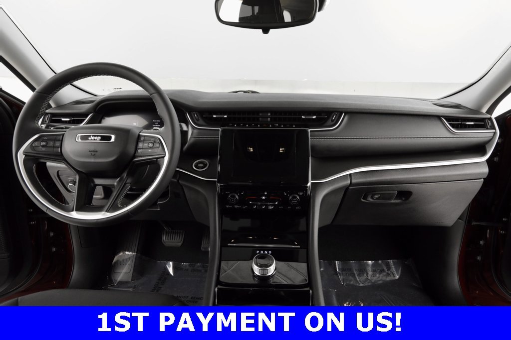 Certified 2023 Jeep Grand Cherokee Laredo w/ Luxury Tech Group I image 2