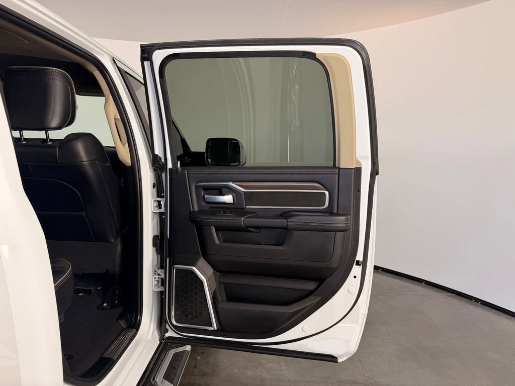 Used 2022 RAM 2500 Laramie AWD/4WD image 27