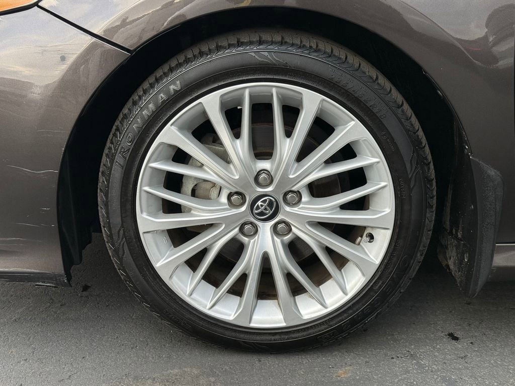 Used 2020 Toyota Camry XLE FWD image 14