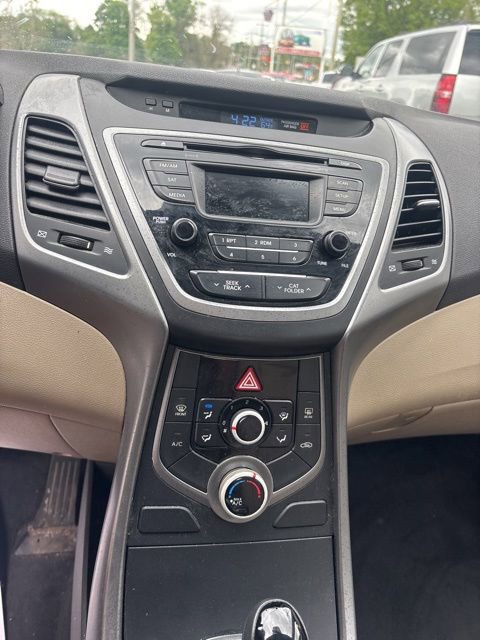 Used 2016 Hyundai Elantra SE FWD image 13