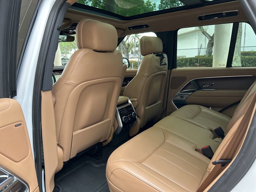 Used 2023 Land Rover Range Rover SE image 53