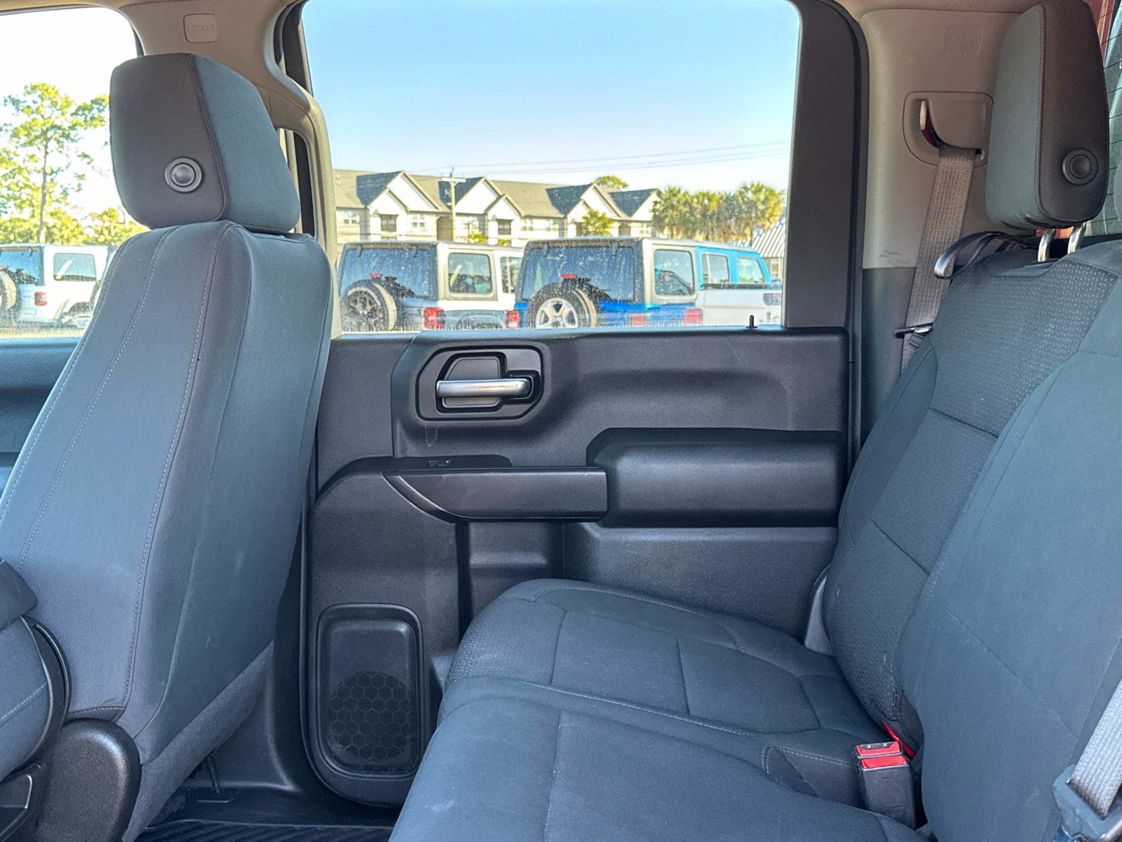 Used 2020 Chevrolet Silverado 2500 Custom w/ Custom Value Package image 15