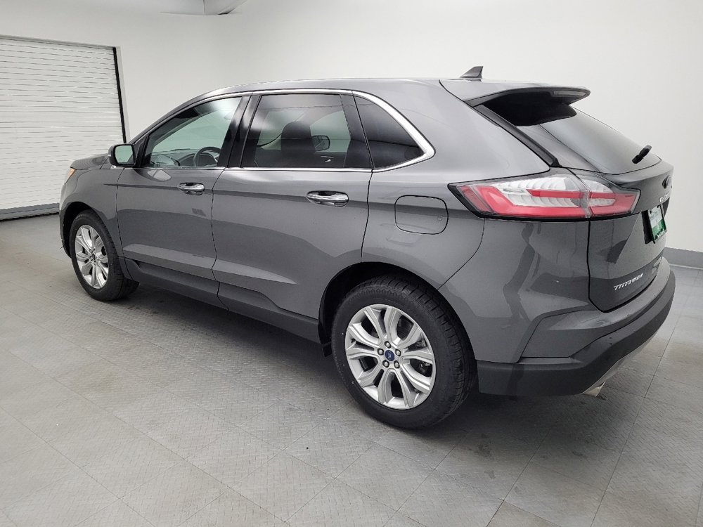 Used 2022 Ford Edge Titanium image 3