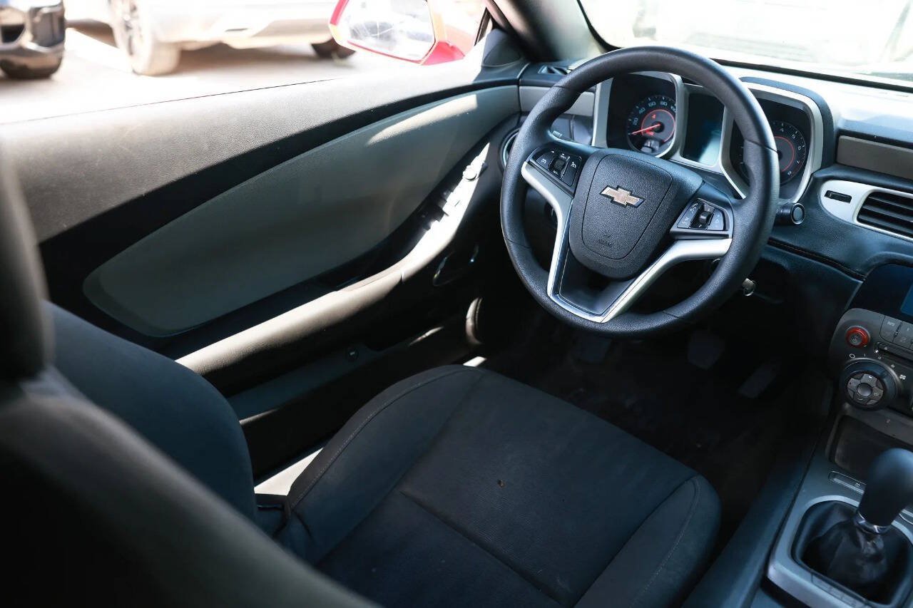 Used 2014 Chevrolet Camaro LS RWD image 38