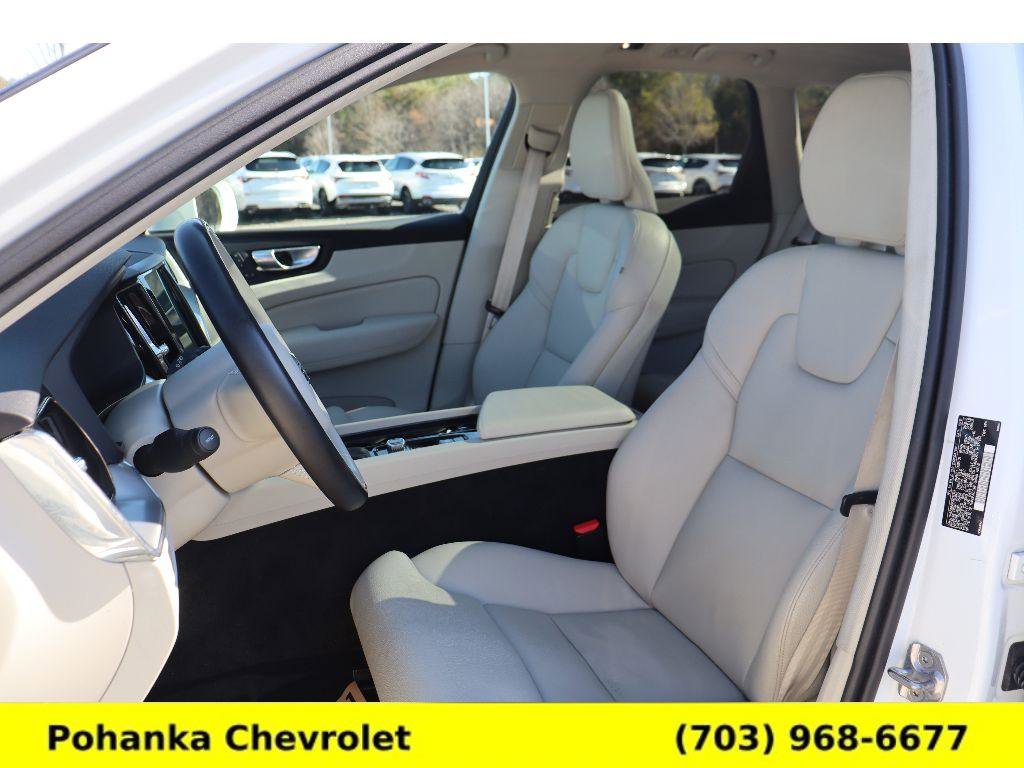 Used 2019 Volvo XC60 T6 Momentum w/ Advanced Package image 19