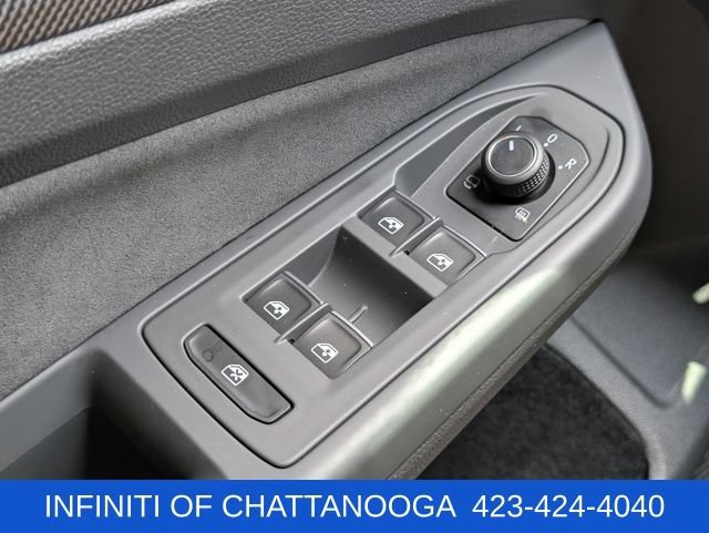 Used 2026 Volkswagen GTI SE FWD image 28